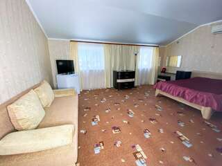 Гостевой дом АндриАнна Соль-Илецк Номер комфорт семейный-5