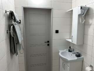 Гостевой дом АндриАнна Соль-Илецк 4-местный номер люкс-12