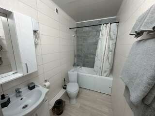 Гостевой дом АндриАнна Соль-Илецк 4-местный номер люкс-4