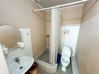 Гостевой дом АндриАнна Соль-Илецк 2-местный номер эконом стандарт с 2 односпальными кроватями-3